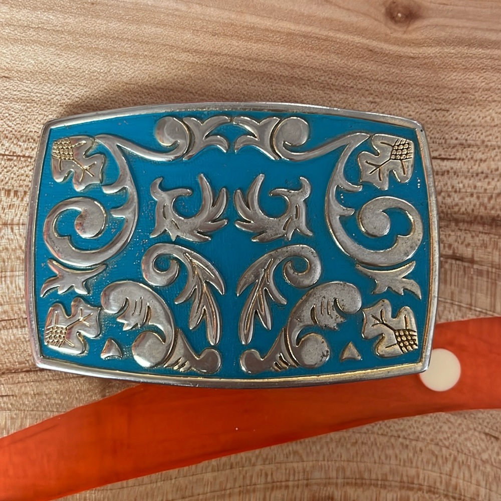 Fun turquoise and silver belt buckle.  3.5x2.5